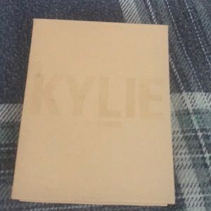 Kylie Jenner Pressed Powder Highlighter